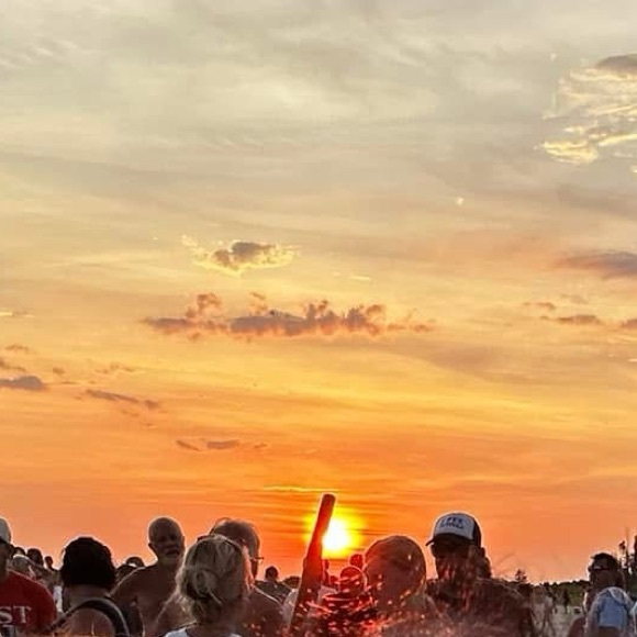 Meet your Posher, Stephanie - Picture 1 of 1